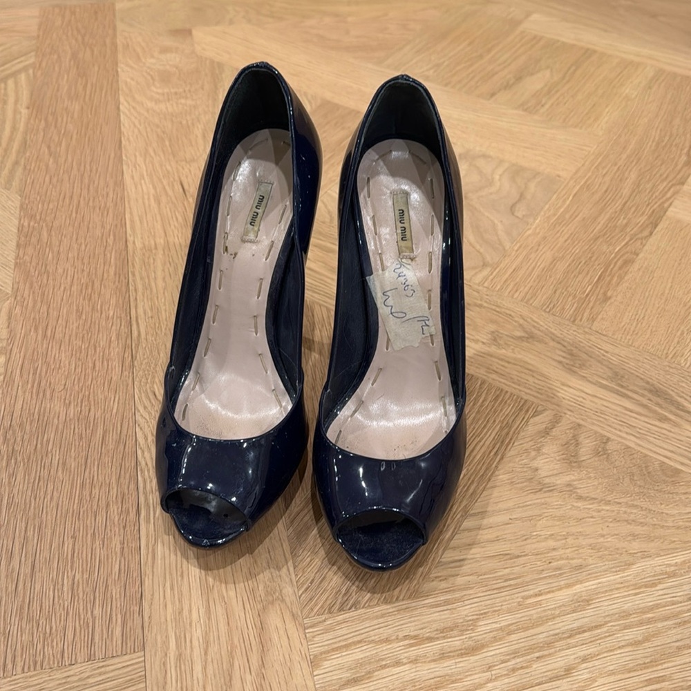 Miu Miu patent leather heels navy